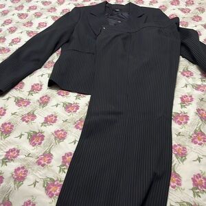 Outfit black with stripes